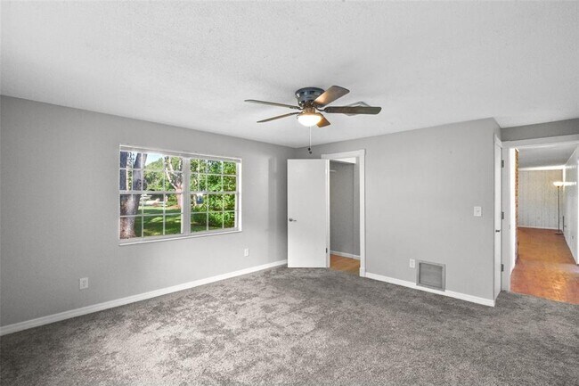 Building Photo - 1819 Pinedale Rd