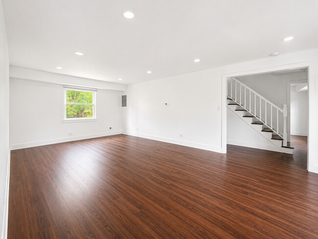Building Photo - 254 Thornhurst Rd