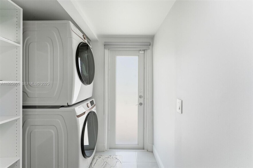 Building Photo - 251 N 71st Ave