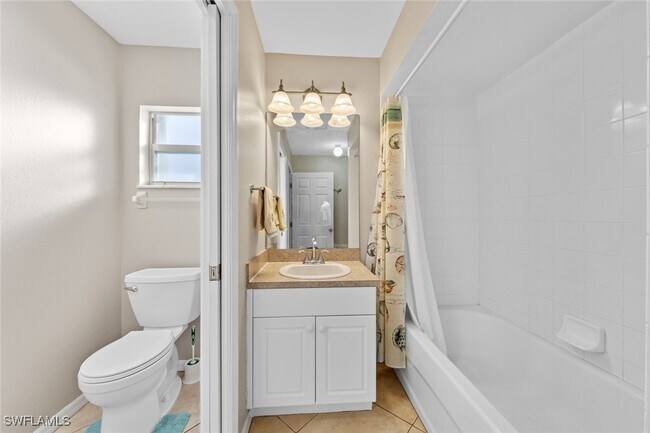 Building Photo - 1709 SW 15th Pl