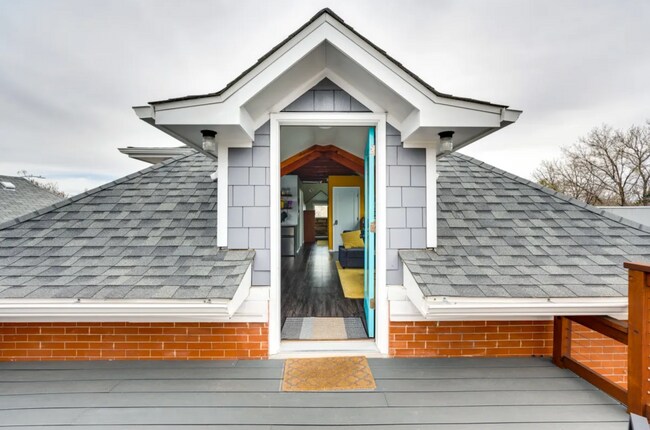 Building Photo - 3615 N Williams St