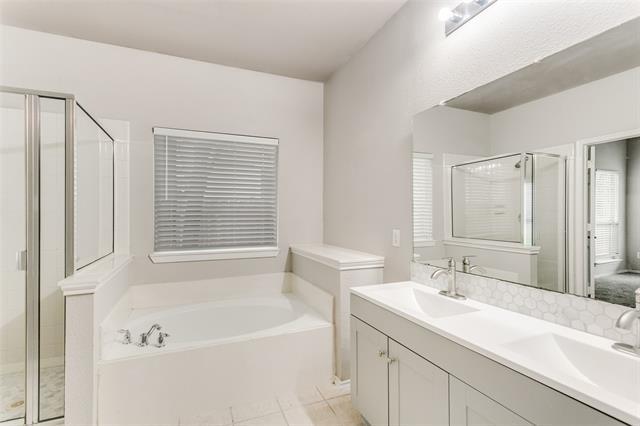 Building Photo - 9705 Hedge Bell Dr