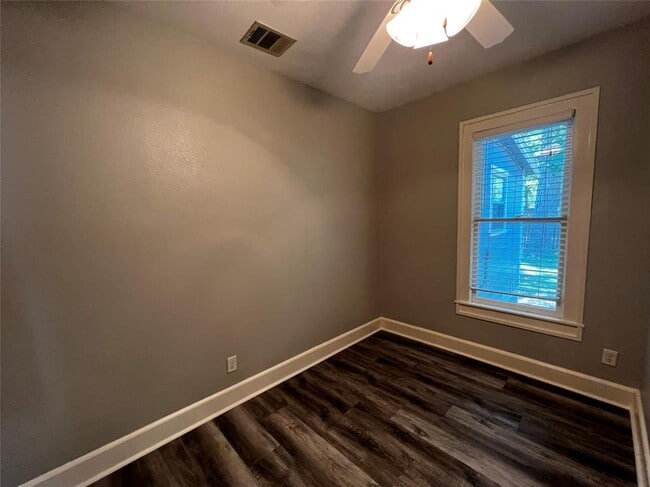 Building Photo - 810 Cecelia St