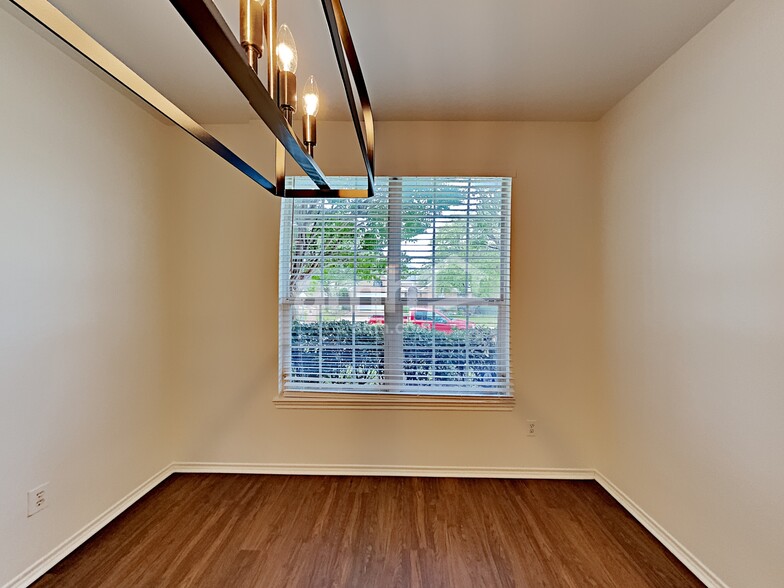 Building Photo - 4417 Chris Dr