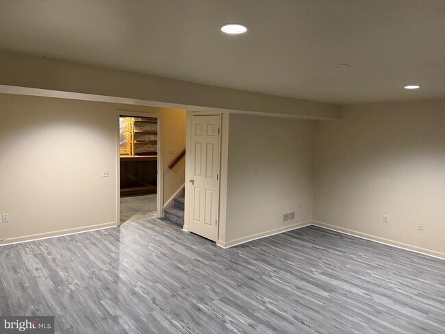 Building Photo - 30 Woodhollow Ct