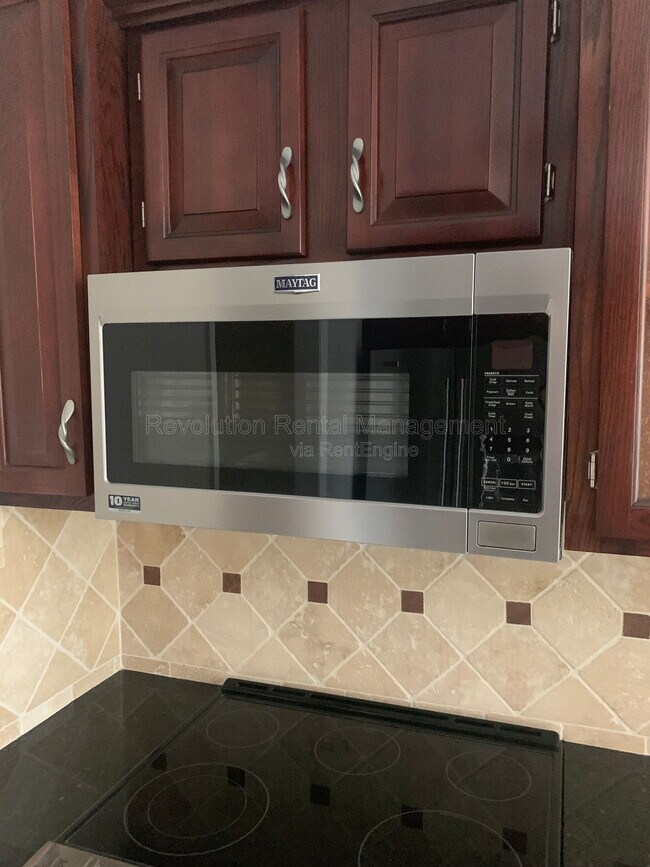 Building Photo - 8373 Brewer Rd