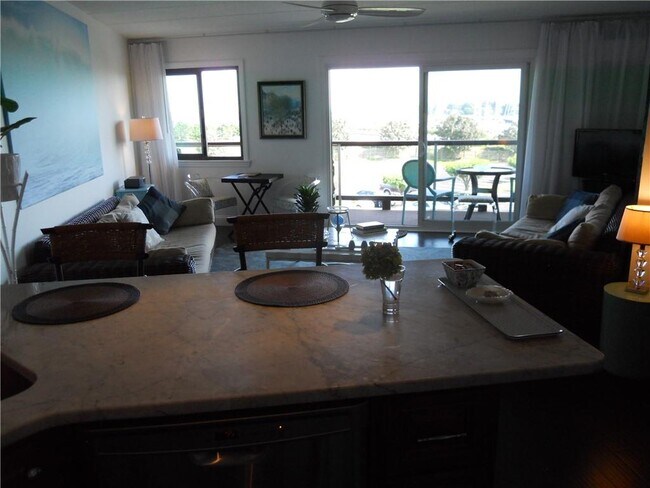 Building Photo - 1303 Capella S