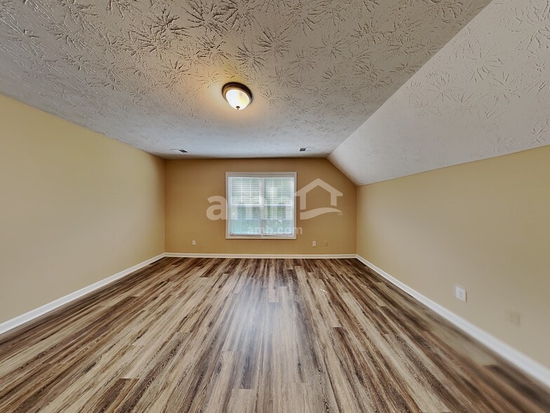 Building Photo - 2912 Canopy Cir