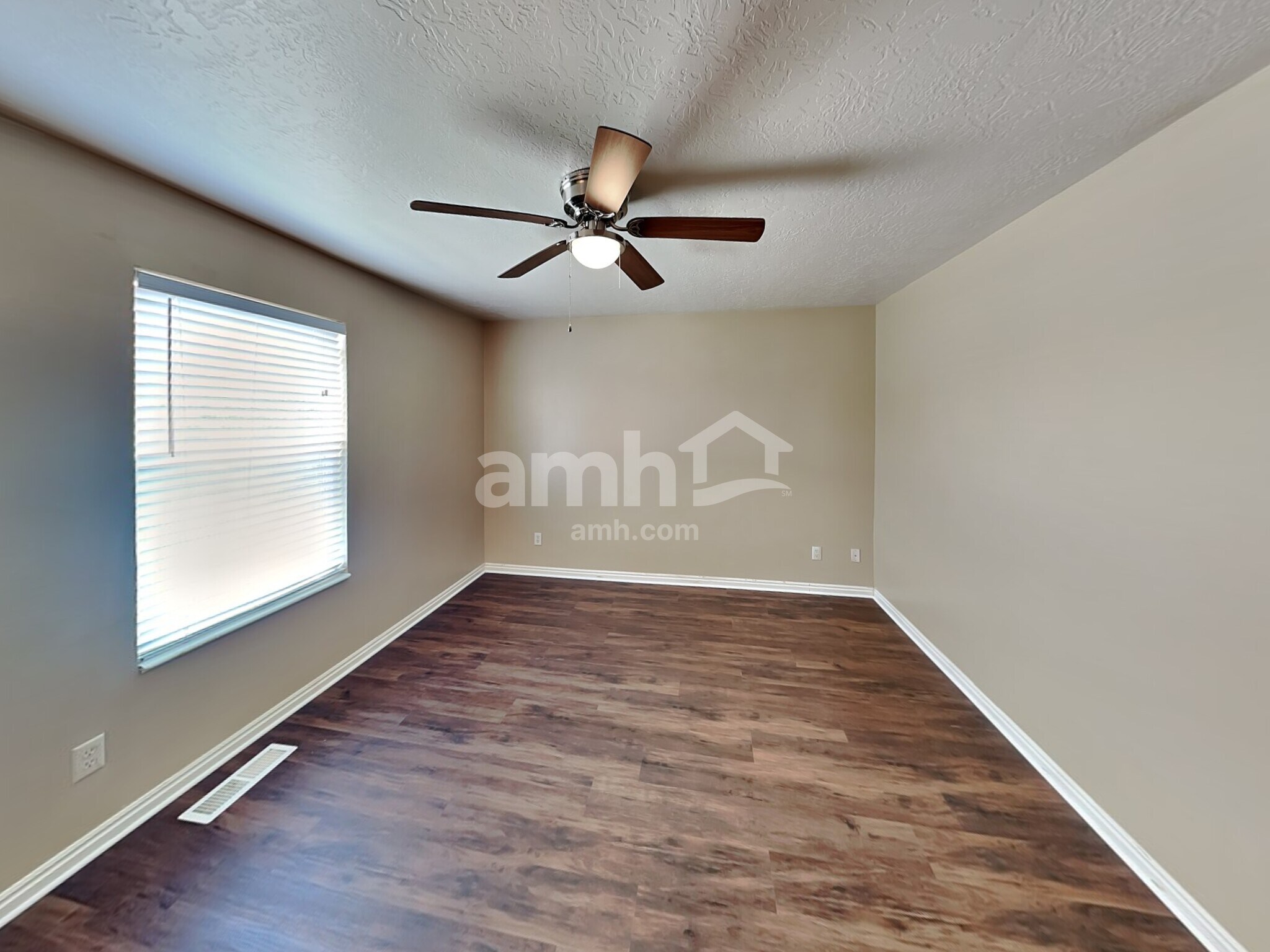 Building Photo - 252 S 540 W