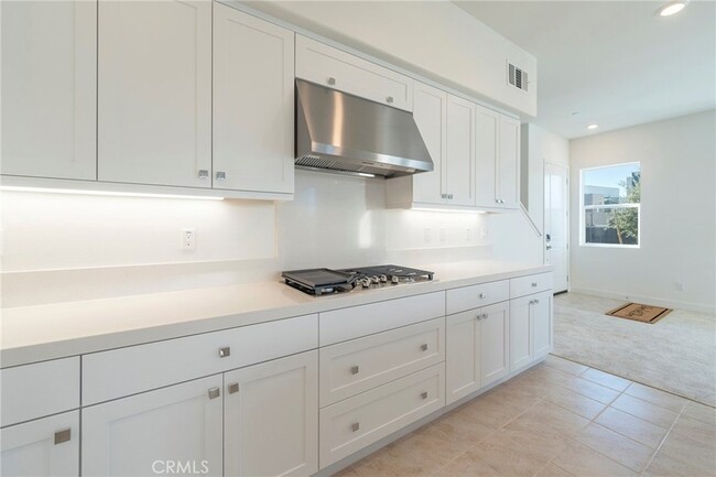 Building Photo - 121 Baluster