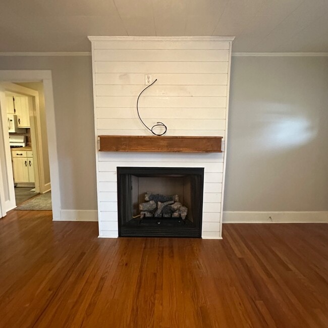 Building Photo - 271 3rd Ave SW