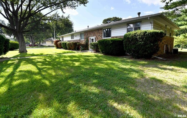 Building Photo - 105 Paradise Ct