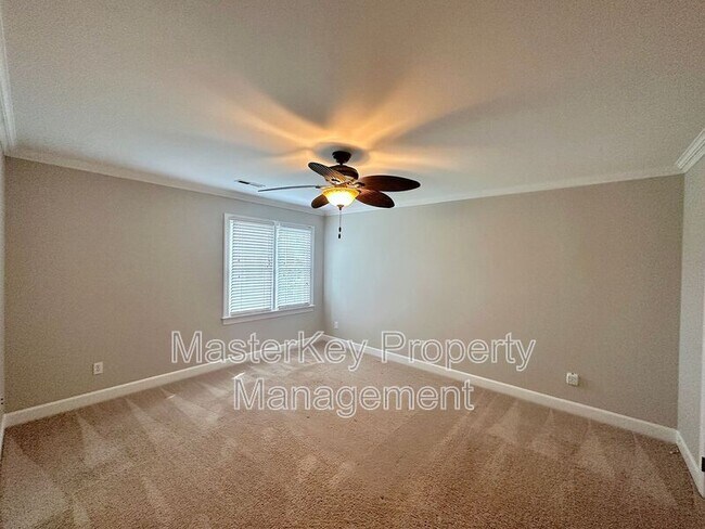 Building Photo - 115 Creek Park Dr