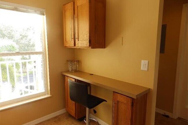 Building Photo - 1175 Mainsail Dr