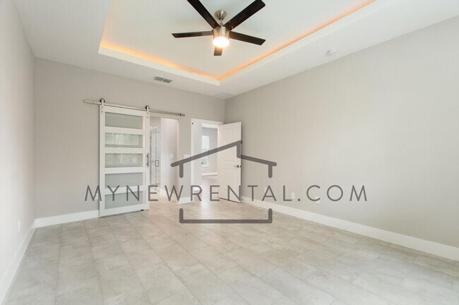 Building Photo - ONE MONTH FREE RENT! Modern, energy effici...