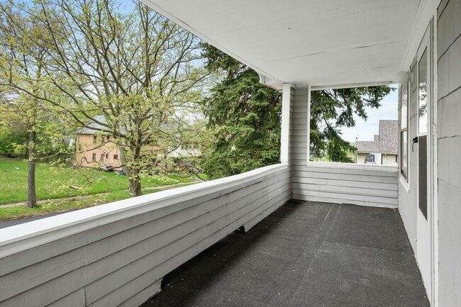 Building Photo - 10413 Mt Auburn Ave