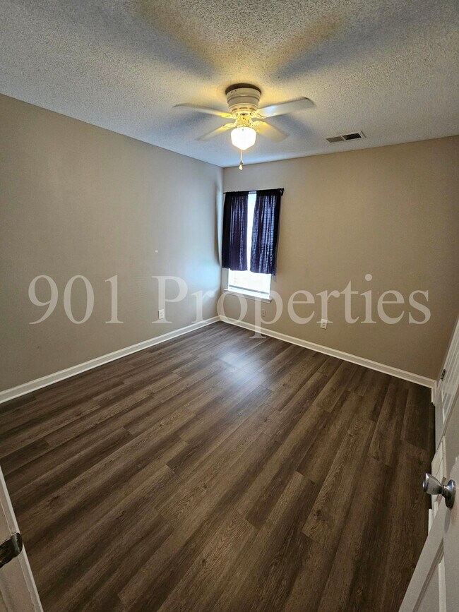 Building Photo - 6840 Wrigley Dr