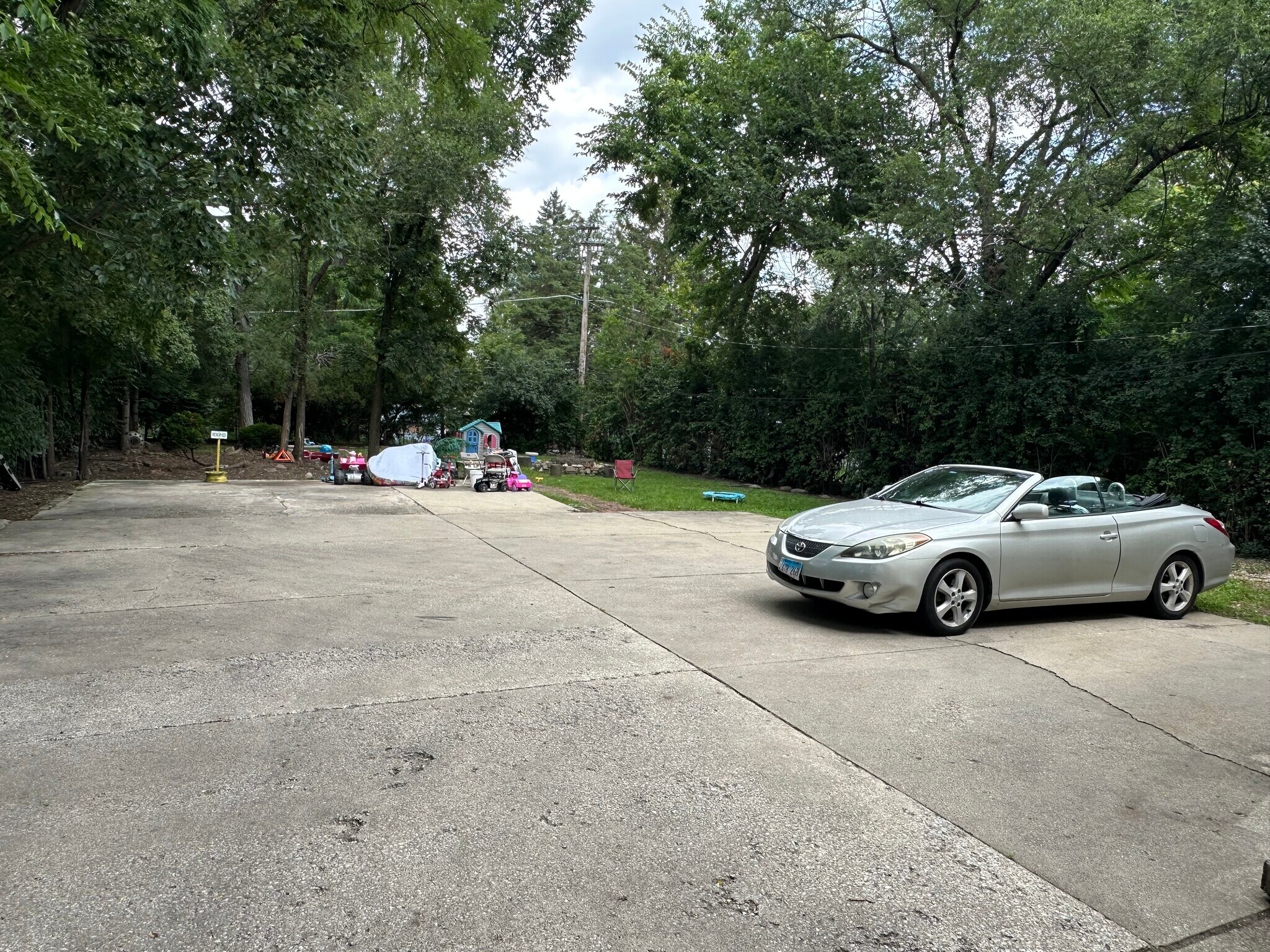 Spacious backyard - 926 E St Charles Rd