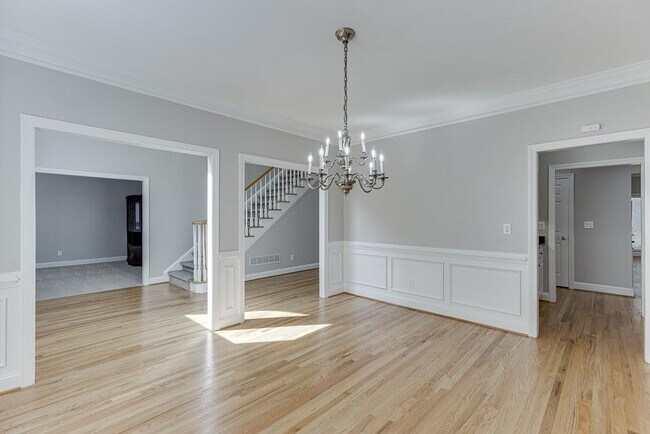 Building Photo - 9345 Riverclub Pkwy