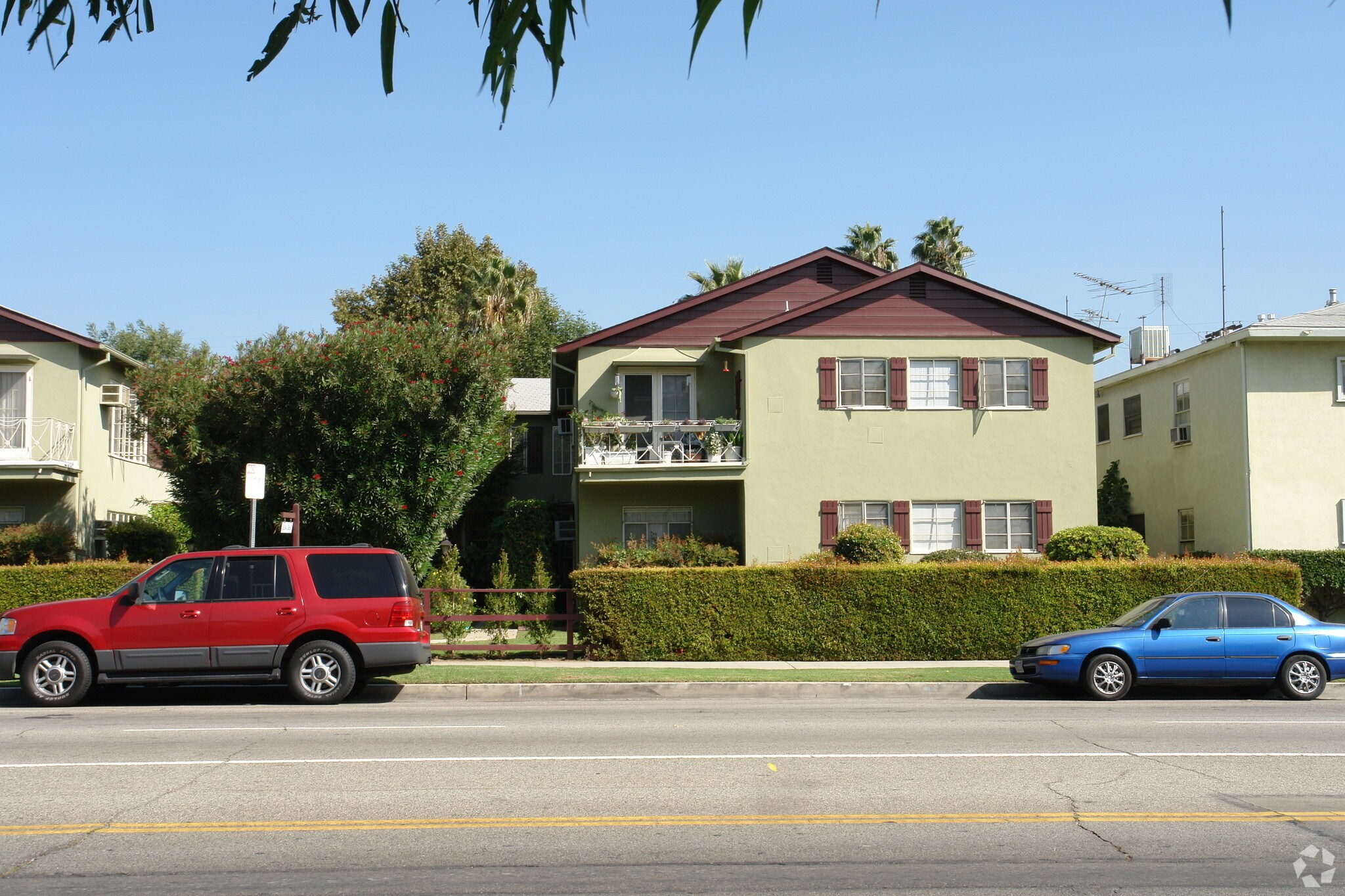 Building Photo - 5854 Woodman Ave