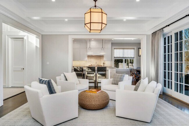 Building Photo - 21 Barn Ln