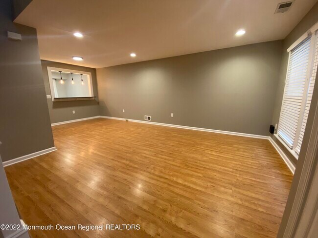 Building Photo - 11 Duncan Way