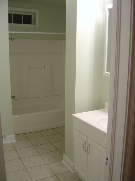 Building Photo - 3316 Robert St