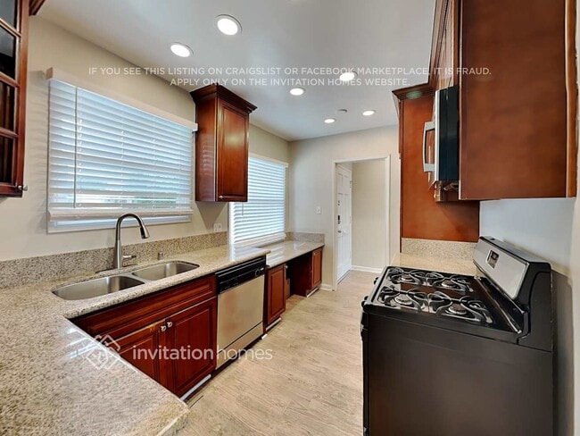 Building Photo - 18147 Archwood St