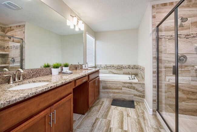 Building Photo - 4728 Sleepy Hollow Dr