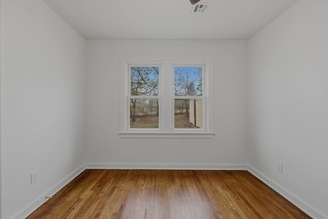 Building Photo - 2020 NE 30th St