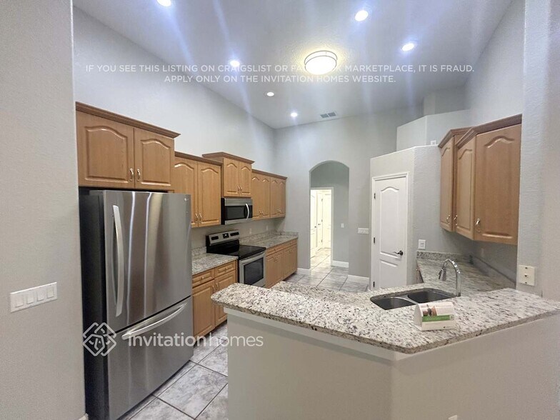 Building Photo - 2909 Dunhill Cir