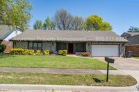 Building Photo - 3 Bed | 2 Bath in South Tulsa!
