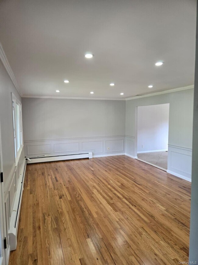 Building Photo - 7 Knoll Ct