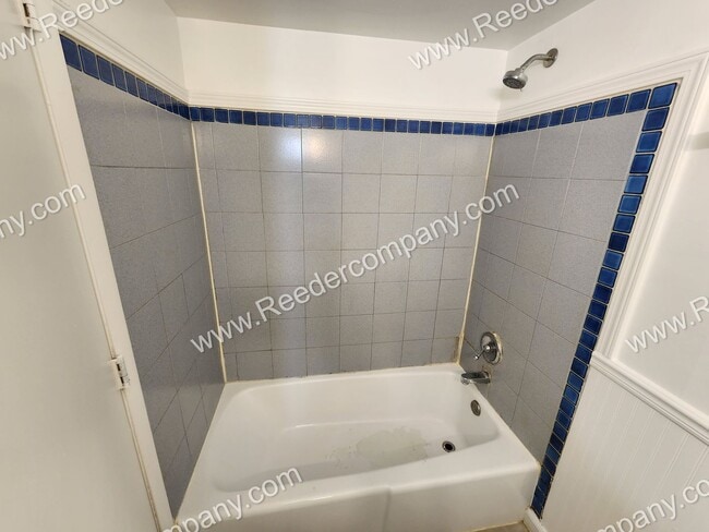 Building Photo - 2 bedroom townhome, minutes from highway and Morton High School