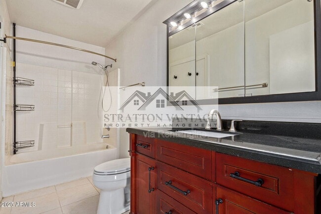 Building Photo - 733 E Halifax St