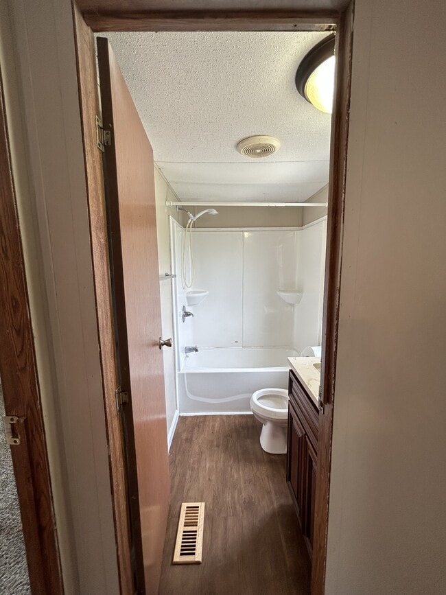 Building Photo - 313 Belew St