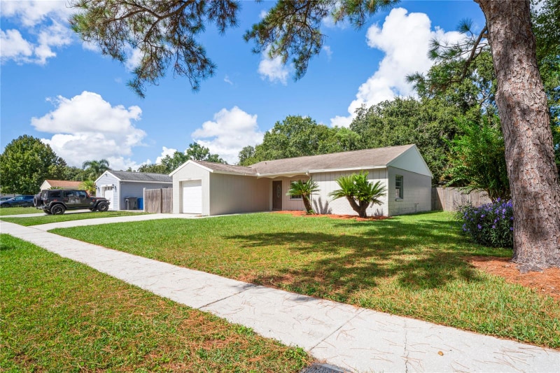 Building Photo - 4932 Hi Vista Cir