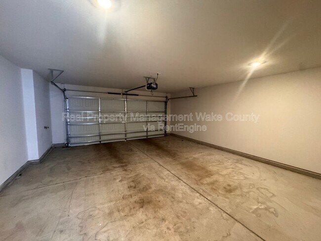 Building Photo - 5334 River Reach Dr