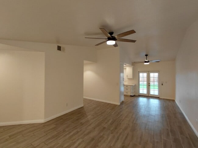 Building Photo - 409 Silverado Trail