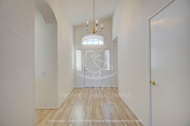 Building Photo - Welcome to Your Dream 55+ Oasis in Sun City Roseville!