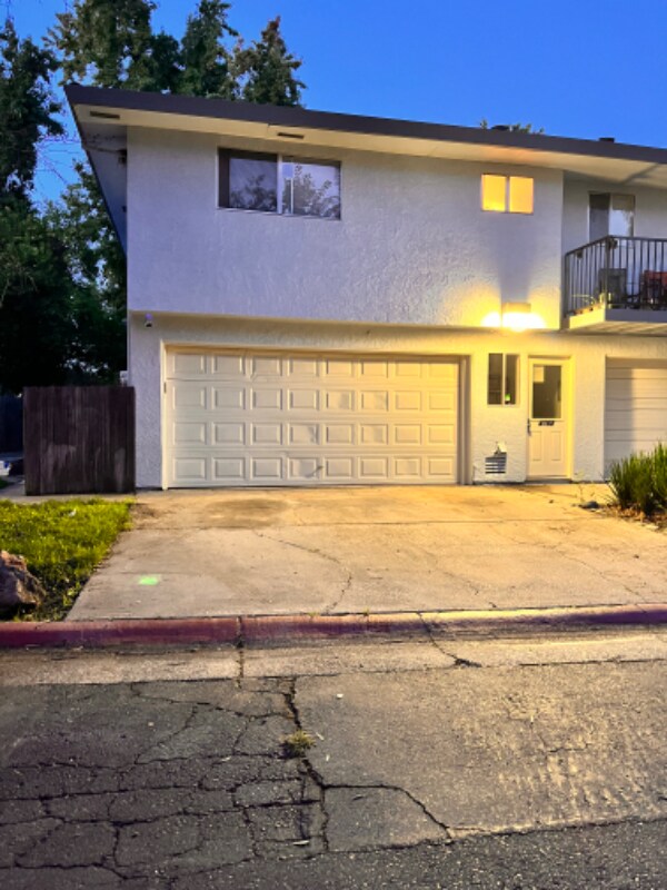 Building Photo - 4762 Greenholme Dr
