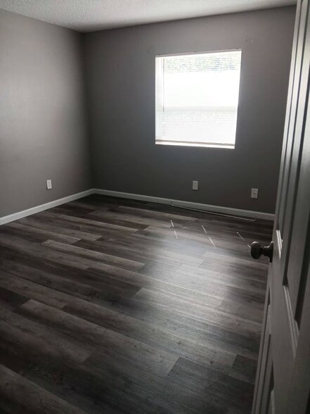 Building Photo - 474 Cedarview Ct