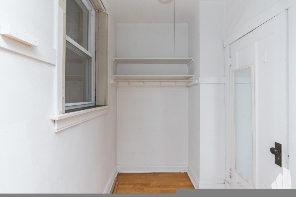 Building Photo - 5135 N Wolcott Ave