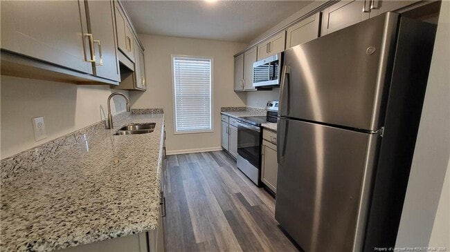 Building Photo - 1105 Woodridge Dr
