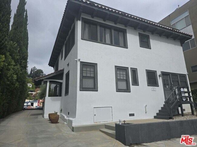 Building Photo - 2500 Hyperion Ave