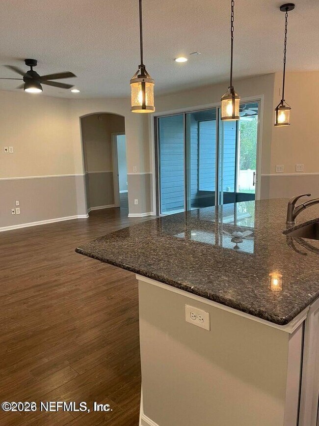 Building Photo - 81051 Leeside Ct