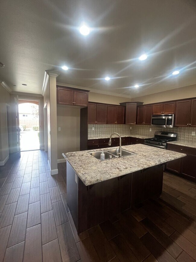 Building Photo - Two Story Home Move In Ready located in Avalon Gated Community!!!