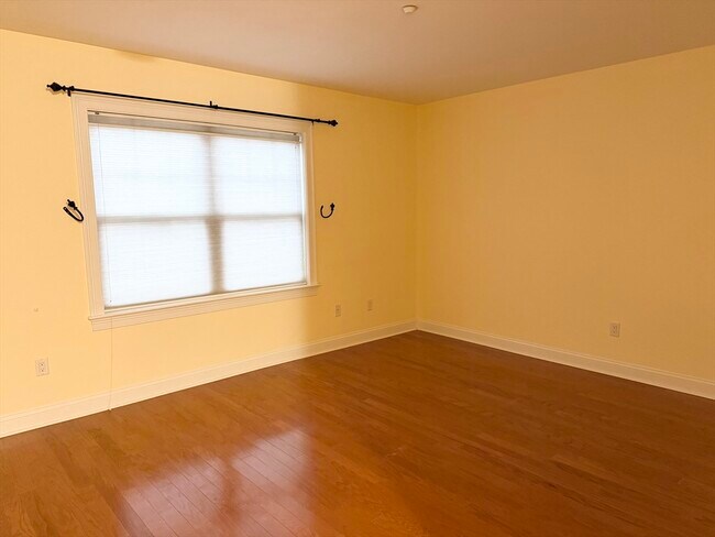 Building Photo - 11 Cheriton Rd