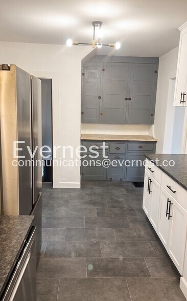 Building Photo - 2730 Elliott Ave