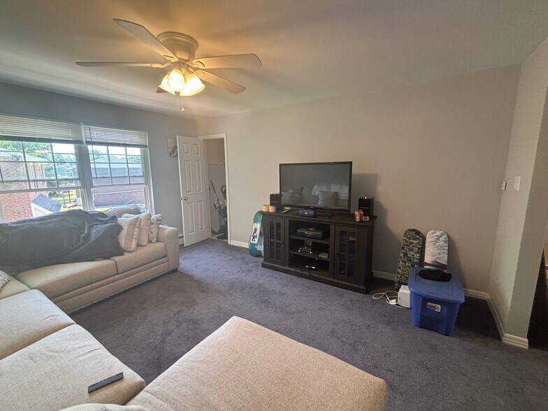Living Room - 87 Tansboro Rd